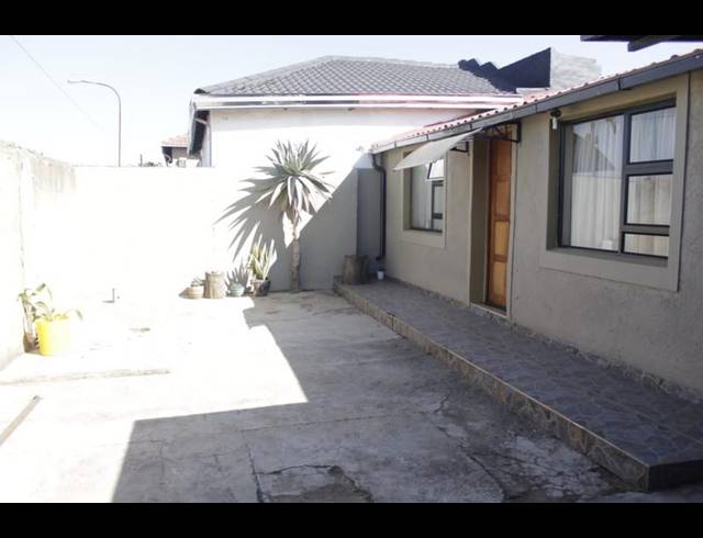 2 BEDROOM PROPERTY TO RENT IN MEADOWLANDS